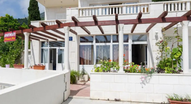 Apartments Mamma Mia, Забронировать Апартаменты/квартира Отели Сребрено с парковкой, Парковка
