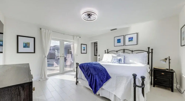 3 Mi to Beach! Poolside Escape in Fort Lauderdale, Забронировать Дом для отпуска Отели Форт-Лодердейл с парковкой, Парковка