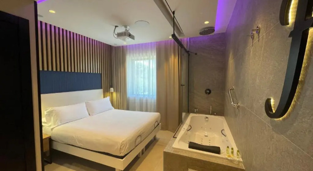 Двухместный номер Standard Felix Hotel