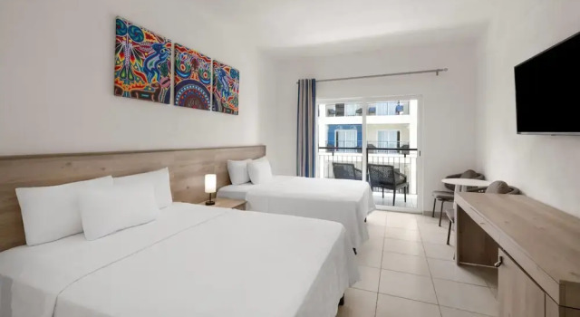 Четырёхместный номер Standard Decameron La Marina Guayabitos, Ramada All-Inclusive Resort