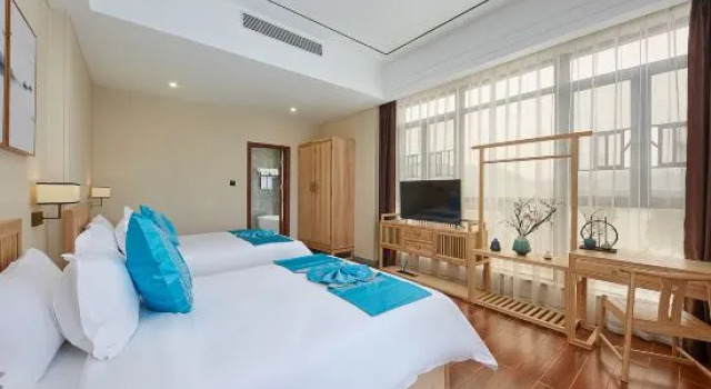 Семейный люкс с видом на озеро Perch Lake Hotel