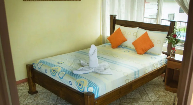 Hotel Roble Viejo, Rezerwuj Hotel Hotele w Fortuna z parkingiem, Parking