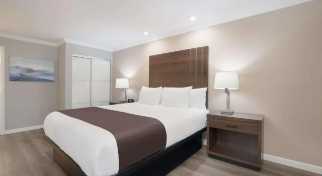 Номер Standard SureStay Plus Hotel by Best Western Upland - Ontario North
