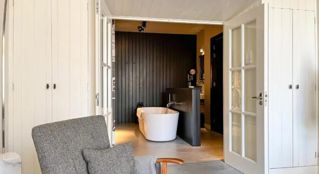 Люкс Deluxe Van der Gang Suites
