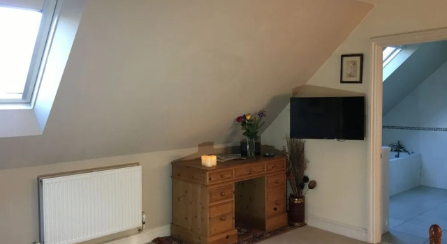 5 Charlton Mill Way B&B, Забронировать Отель «постель и завтрак» Чарльтон South Downs