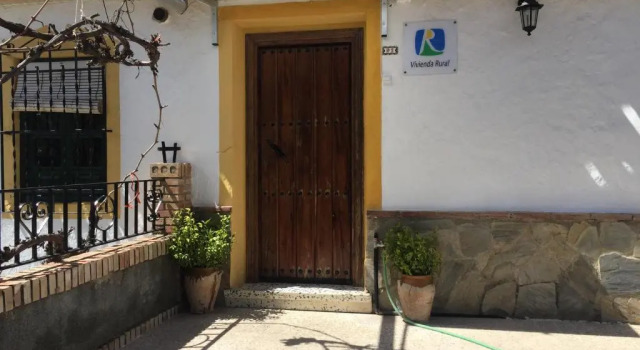 Cortijo La Huerta, Book Hotel Pilas de Fuente Soto 