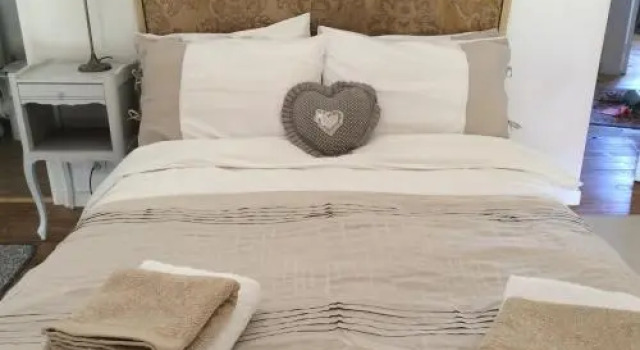La Belle Lavande, Prenota Hotel Chenommet 