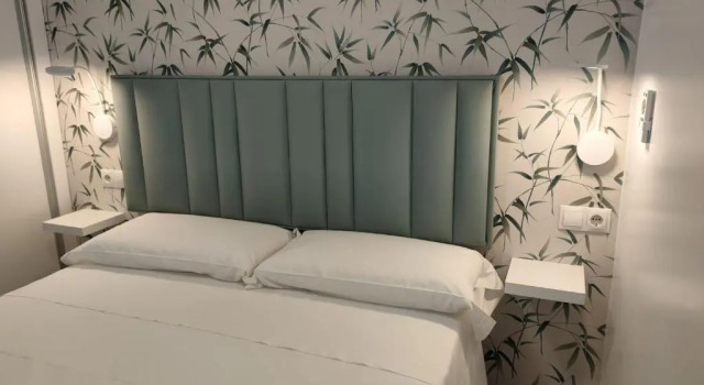 Beach front Esther 5, Забронировать Отель Вильяхойоса 