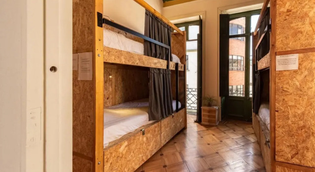 R10 Hostal - Hostel