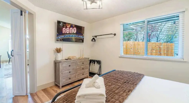 Modern Western Retreat Pet-friendly 4bed/2bath, Varaa Lomakoti Huvilat kohteessa Reno, Villa