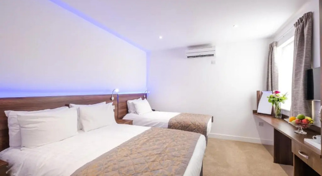 Трёхместный номер Standard Signature Hotel London