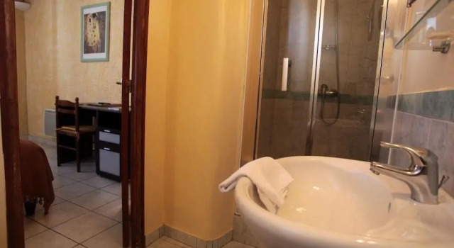 Номер Standard Logis Hôtel LE PRESSOIR