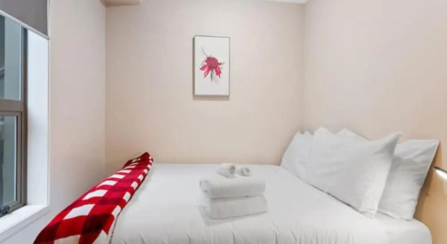 Uptown Two Bedroom Apartment With The Essentials, Забронировать Апартаменты/квартира Отели Окленда с парковкой, рядом с Вестерн-Парк, Парковка