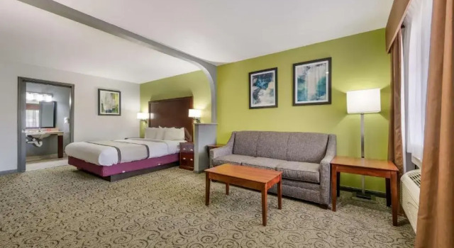 Люкс SureStay Hotel by Best Western Deer Park