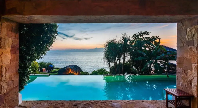 Cape Kata Villa by Lofty