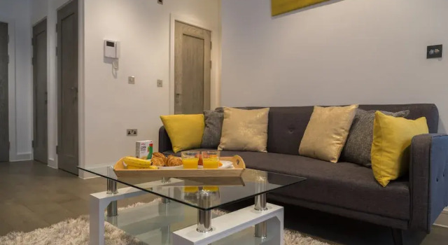 Brickfield Court Serviced Apartment by Ferndale, Varaa Huoneisto Asunnot kohteessa Merseyside, Huoneisto