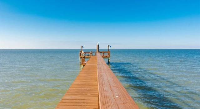 Коттедж с 2 комнатами с балконом Pelican Point