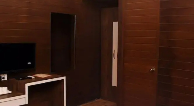 Wood House Beach Resort, Забронировать Курортный отель Курортные отели Калангут, рядом с Пляж Калангут, Курортный отель