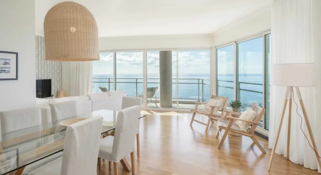 Апартаменты с балконом и с видом на море Apartment Near the Beach and sea View - Rodamar II