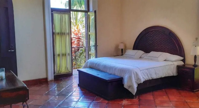 Двухместный полулюкс Hacienda Cerritos