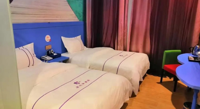 Lavender Hotel Shenzhen Huanan City Branch, Boek Hotel Hotels in Guangdong met parkeren, Parkeren