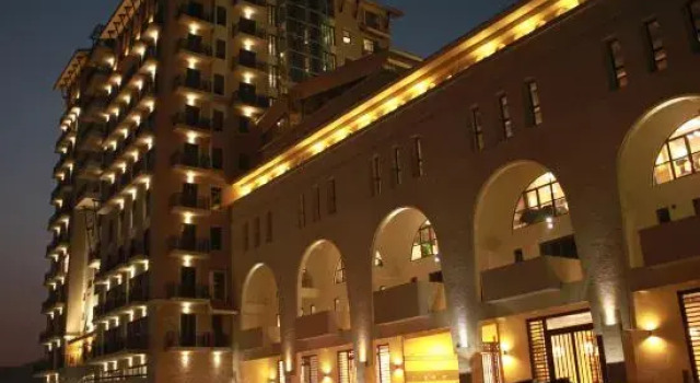 Shile Hotel (Zhongshan Station), Boek Hotel Hotels in Guangdong met parkeren, Parkeren