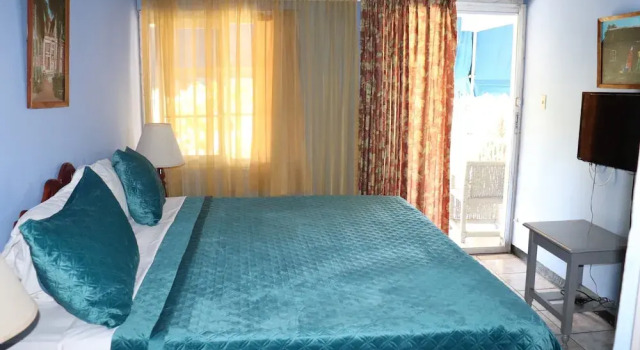 Tamarind Tree Resort, Varaa Lomakeskus Hotellit Ocho Rios Coast aamiaisella, Aamiainen