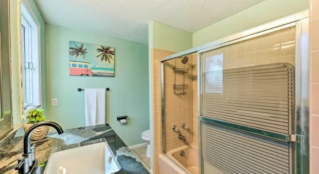 Коттедж Hot Springs Getaway w/ Beautiful Lake Views