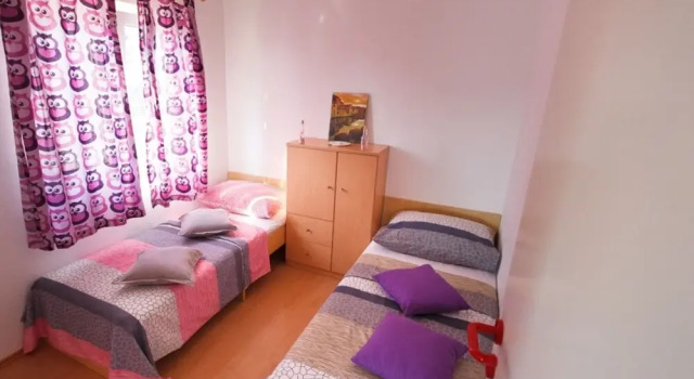 Bamba - sea View - A2 94, Rezerwuj Hotel Hotele w Split-Dalmatia County z parkingiem, Parking