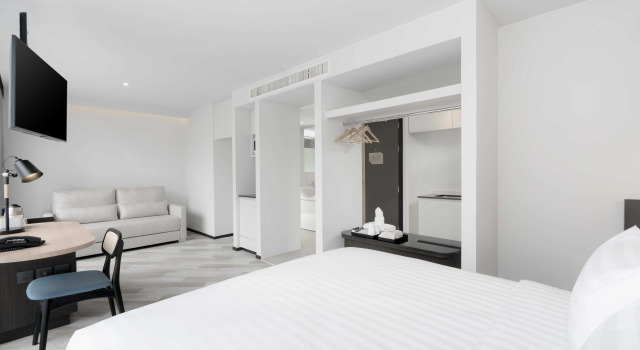 Seekers Finders Rama IV Hotel, SureStay Collection by BW