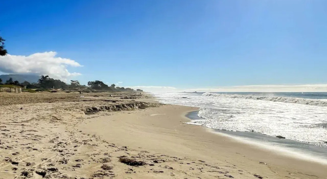 Quiet Carpinteria Cottage By Town & Beaches, Забронировать Дом для отпуска Карпинтерия Santa Barbara and Vicinity, рядом с Пляж Карпинтерия-Стэйт