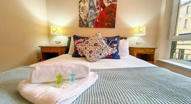 Kelvingrove Art Gallery Flat - Private Parking