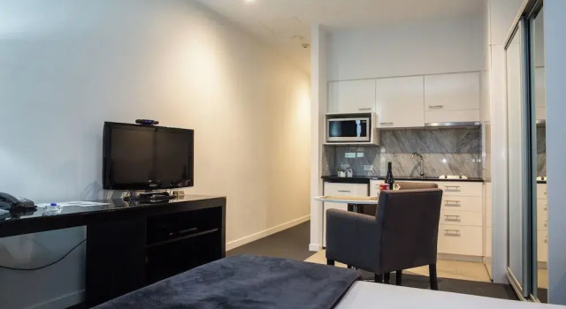 Студия Richmond Central Apartments