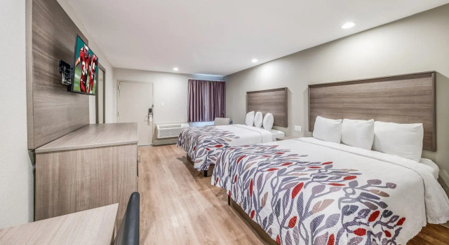 Четырёхместный номер Deluxe Red Roof Inn Lewisville