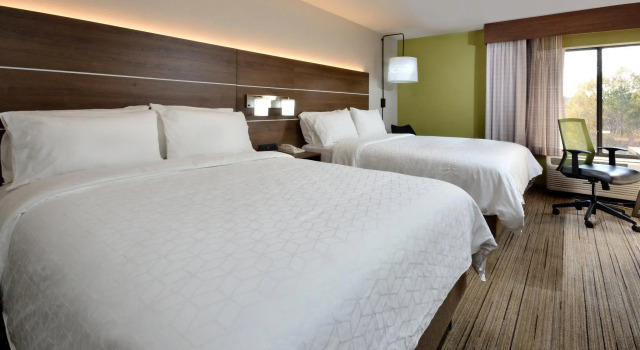 Четырёхместный номер Standard Holiday Inn Express Raleigh-Durham Airport by IHG