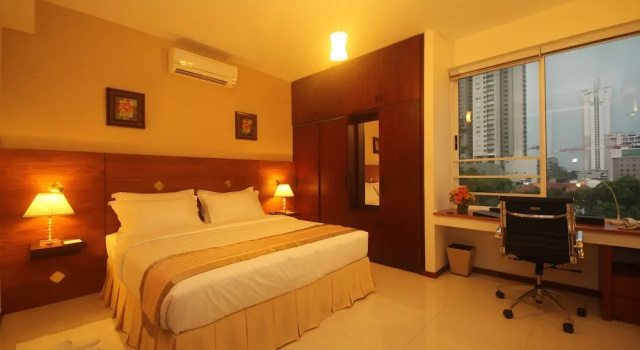 Люкс Пентхаус с 4 комнатами с балконом Unique Towers Luxury Boutique Suites