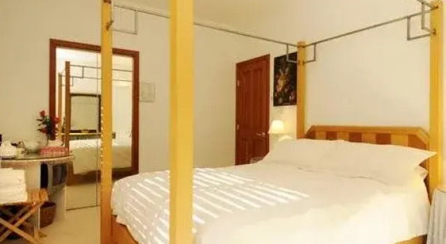 Furry Creek Bed & Breakfast, Забронировать Отель Фурри-Крик Sea to Sky Highway