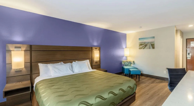 Номер Luxury Quality Inn near MCAS Cherry Point