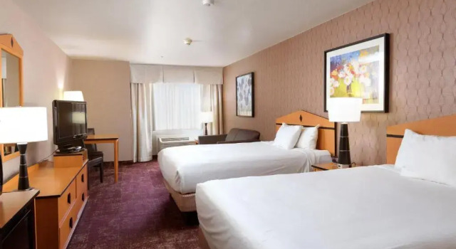 Четырёхместный номер Standard Crystal Inn Hotel & Suites - West Valley City