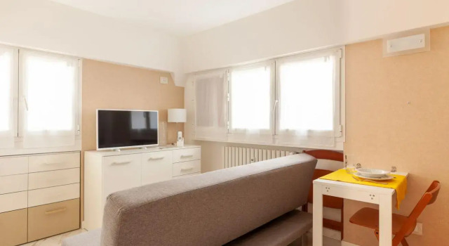 New studio with parking - WiFi - A.C. - Sismondi, Book Hotel Milan Lombardy