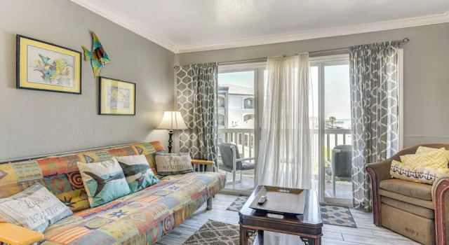 Апартаменты Walk to Pier & Beach: Coastal Condo in Galveston!