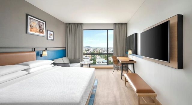 Four Points by Sheraton Chennai, Velachery, Забронировать Отель Отели штата Тамилнада с бассейном, Бассейн