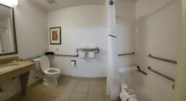 Номер Deluxe Red Roof Inn & Suites Midland