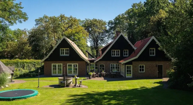 Коттедж Group House in Twente With Hot Tub