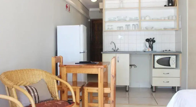 Коттедж Oceans Hotel & Self Catering