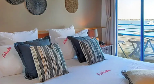 Номер Standard с балконом и с видом на море Hotel Restaurant Les Venetes