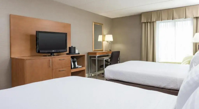Четырёхместный номер Standard Holiday Inn Manchester Airport by IHG
