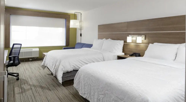 Четырёхместный люкс Holiday Inn Express & Suites Phoenix East - Gilbert by IHG