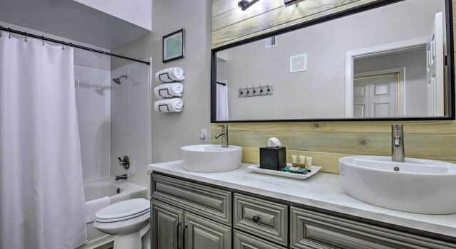 Апартаменты Modern Phoenix Condo w/ Resort Pool & Spa!