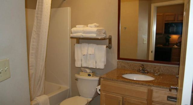Двухместный люкс Candlewood Suites Bordentown-Trenton by IHG